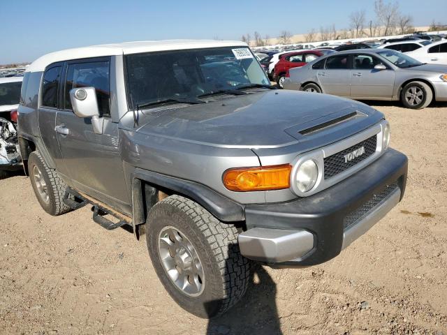 JTEBU4BF3BK099194 - 2011 TOYOTA FJ CRUISER SILVER photo 4