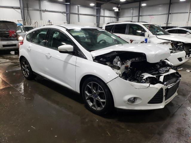 1FADP3K29DL189917 - 2013 FORD FOCUS SE WHITE photo 4