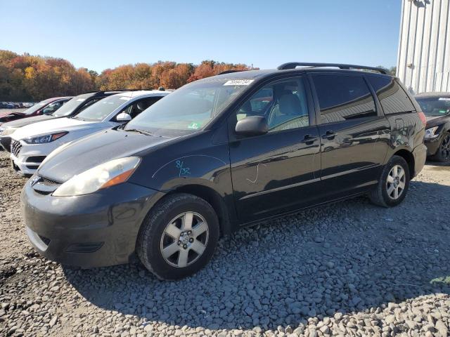 2010 TOYOTA SIENNA CE, 