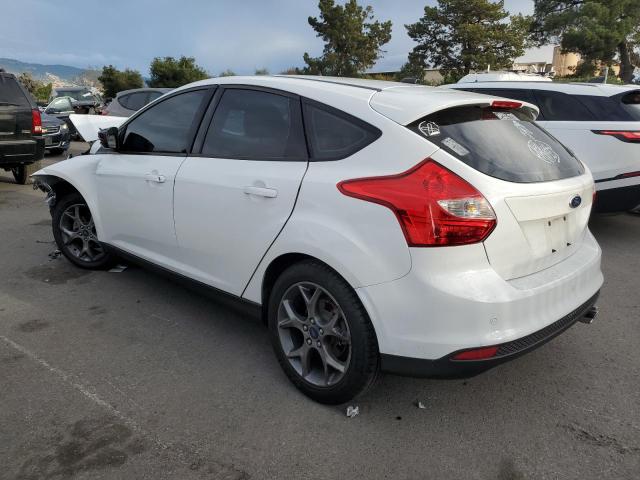 1FADP3K25EL442894 - 2014 FORD FOCUS SE WHITE photo 2