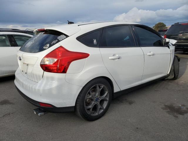 1FADP3K25EL442894 - 2014 FORD FOCUS SE WHITE photo 3