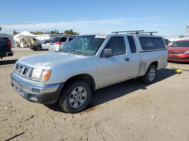 1N6DD26SXYC367019 - 2000 NISSAN FRONTIER KING CAB XE SILVER photo 1