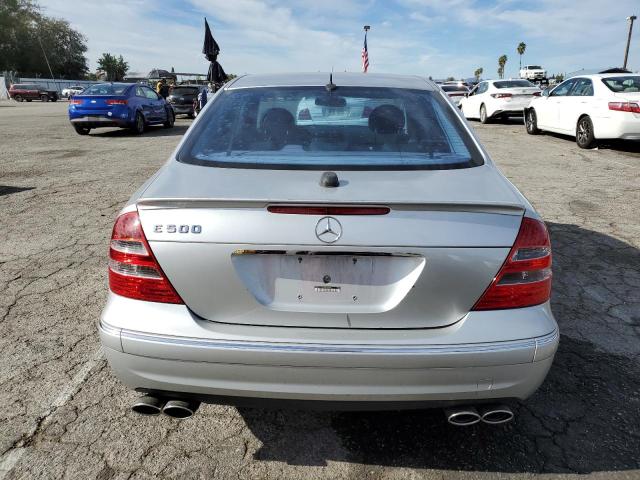 WDBUF70J65A696381 - 2005 MERCEDES-BENZ E 500 SILVER photo 6