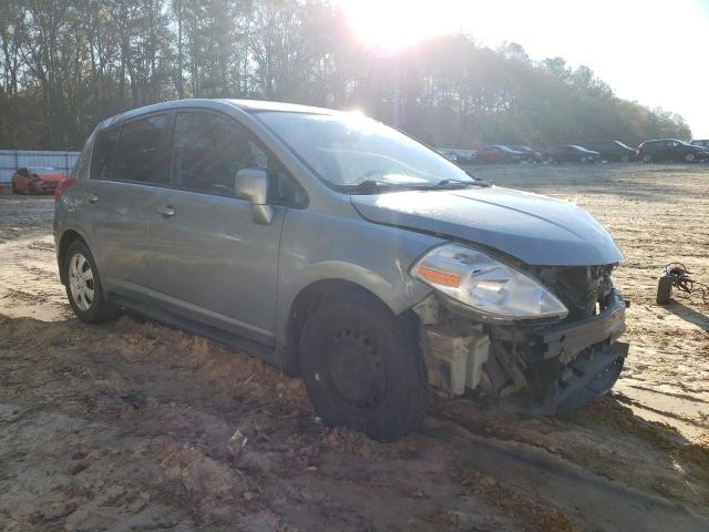 3N1BC13E18L353913 - 2008 NISSAN VERSA S GRAY photo 4