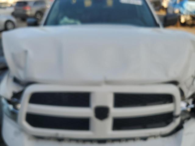3C6RR6KTXGG168586 - 2016 RAM 1500 ST WHITE photo 11