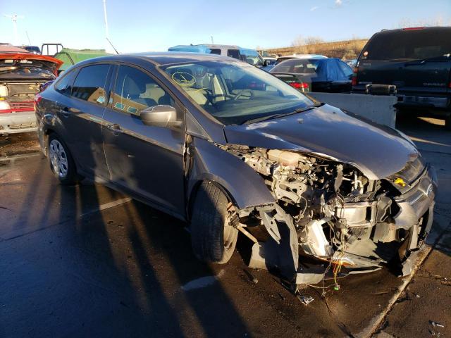 1FAHP3F23CL329664 - 2012 FORD FOCUS SE GRAY photo 4