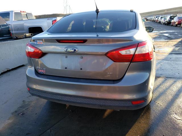 1FAHP3F23CL329664 - 2012 FORD FOCUS SE GRAY photo 6