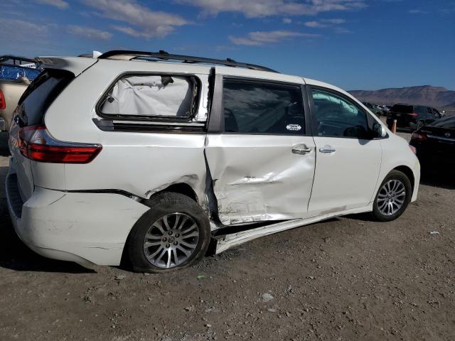 5TDYZ3DC9LS080866 - 2020 TOYOTA SIENNA XLE WHITE photo 3