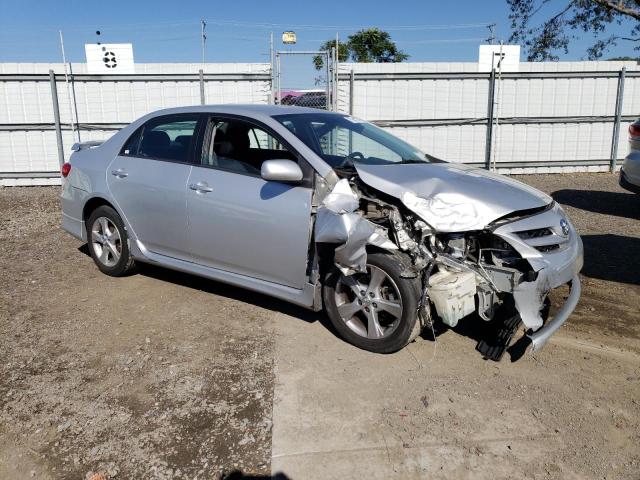 5YFBU4EE7DP124450 - 2013 TOYOTA COROLLA LE BASE SILVER photo 4