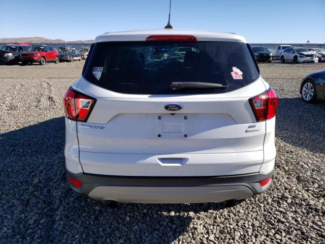 1FMCU0GD2KUA20560 - 2019 FORD ESCAPE SE WHITE photo 6