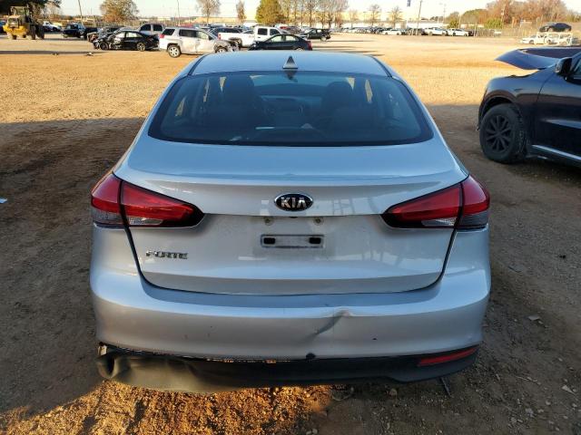 3KPFL4A76JE240053 - 2018 KIA FORTE LX SILVER photo 6