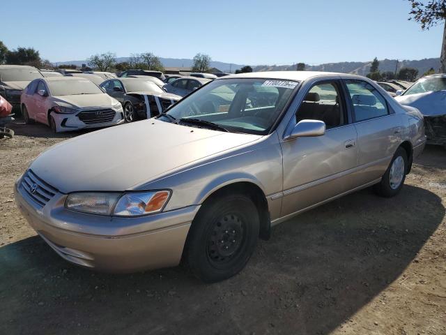 1998 TOYOTA CAMRY LE, 