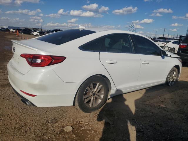 5NPE24AF3FH003657 - 2015 HYUNDAI SONATA SE WHITE photo 3