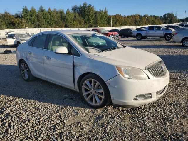 1G4PP5SK0D4102043 - 2013 BUICK VERANO WHITE photo 4