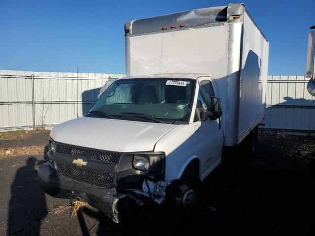 1GB6G5CG0F1273801 - 2015 CHEVROLET EXPRESS G4 WHITE photo 2