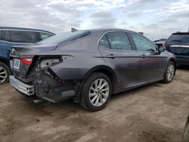 4T1R11AK8NU058170 - 2022 TOYOTA CAMRY LE GRAY photo 3