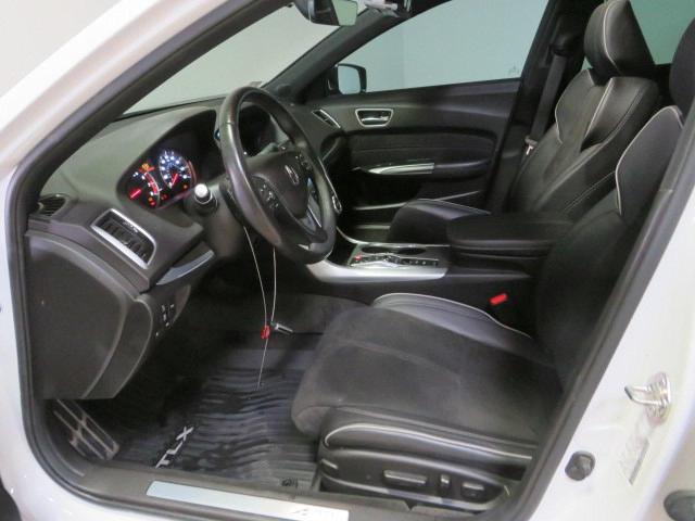 19UUB3F63JA000368 - 2018 ACURA TLX TECH+A WHITE photo 9
