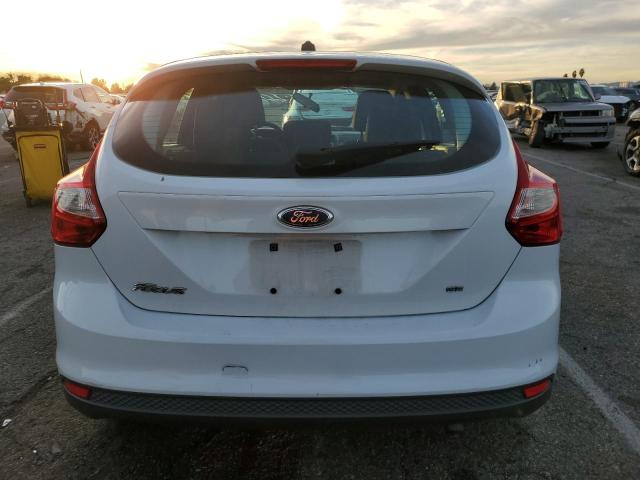 1FADP3K23DL177617 - 2013 FORD FOCUS SE WHITE photo 6