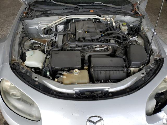 JM1NC25F260112944 - 2006 MAZDA MX-5 MIATA SILVER photo 11