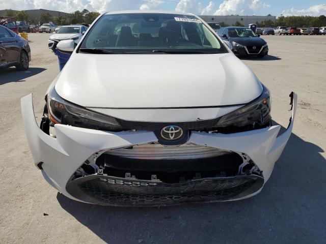 5YFEPRAE9LP067898 - 2020 TOYOTA COROLLA LE WHITE photo 5