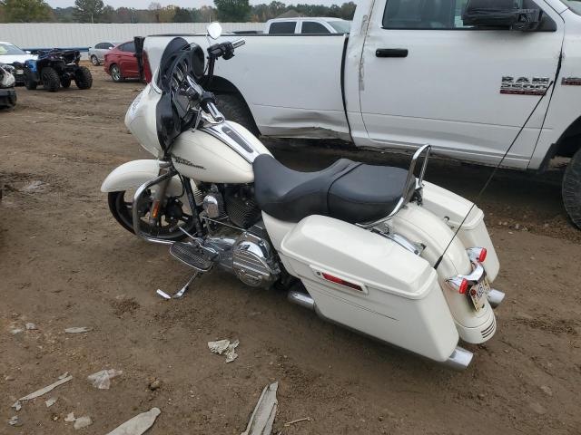 1HD1KRM18EB648234 - 2014 HARLEY-DAVIDSON FLHXS STREET GLIDE SPECIAL WHITE photo 3