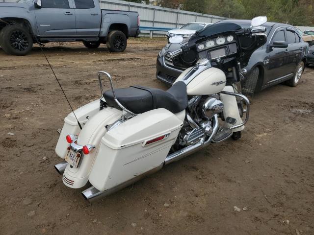 1HD1KRM18EB648234 - 2014 HARLEY-DAVIDSON FLHXS STREET GLIDE SPECIAL WHITE photo 4