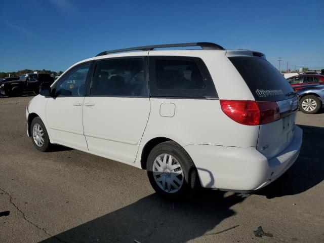 5TDZA23C26S578435 - 2006 TOYOTA SIENNA CE WHITE photo 2