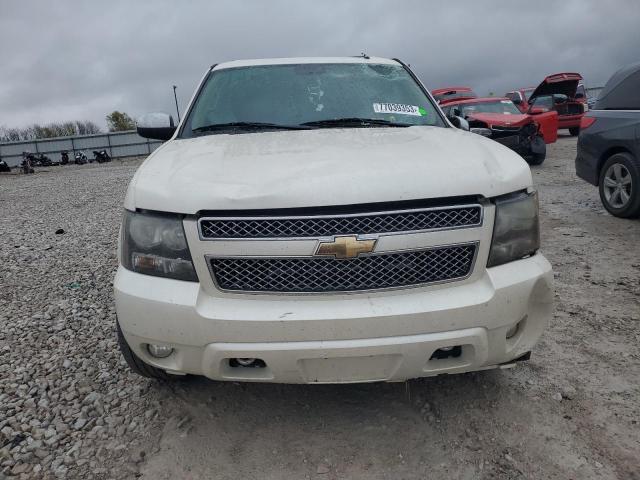 1GNSKCE05BR100744 - 2011 CHEVROLET TAHOE K1500 LTZ WHITE photo 5