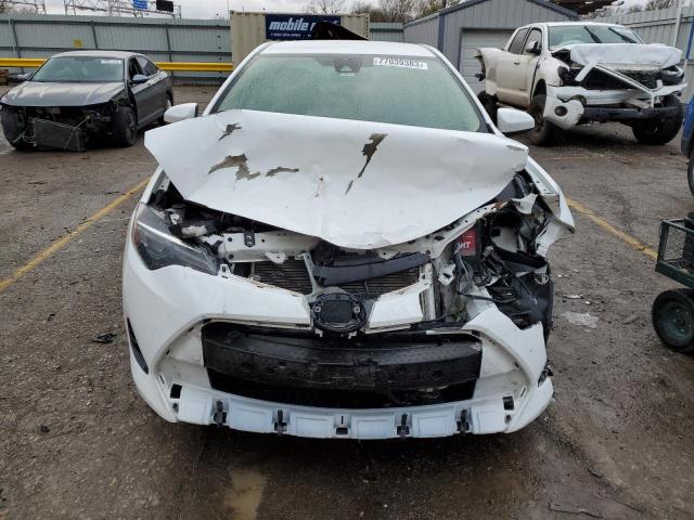5YFBURHE6JP773614 - 2018 TOYOTA COROLLA L 白色 照片 5