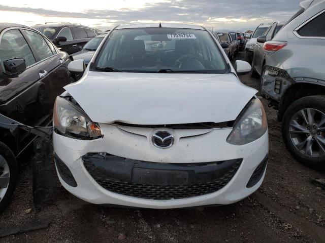 JM1DE1HY4B0122642 - 2011 MAZDA MAZDA2 WHITE photo 5