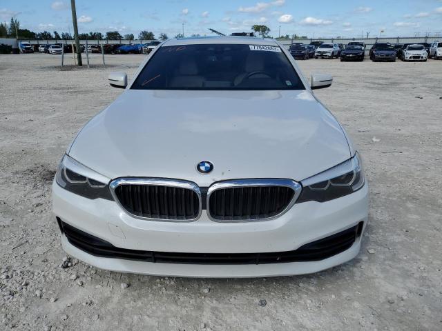 WBAJA7C56KWW19409 - 2019 BMW 530 XI WHITE photo 5