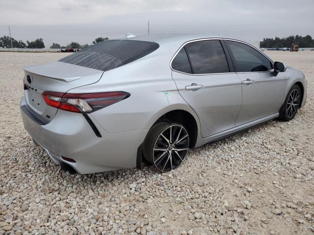 4T1G11AK2PU803683 - 2023 TOYOTA CAMRY SE NIGHT SHADE SILVER photo 3