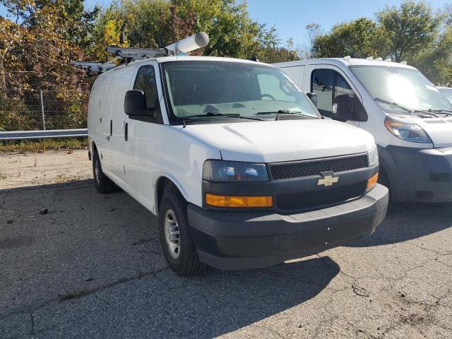 1GCWGAFP5K1360782 - 2019 CHEVROLET EXPRESS G2 WHITE photo 4