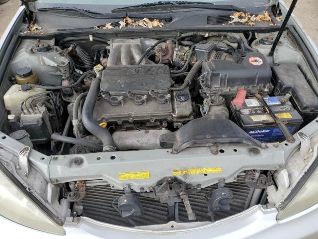 4T1BF30K22U524929 - 2002 TOYOTA CAMRY LE SILVER photo 11