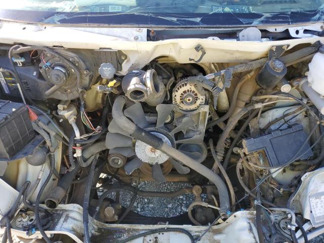 1GBJG31U351240698 - 2005 CHEVROLET EXPRESS G3 WHITE photo 12