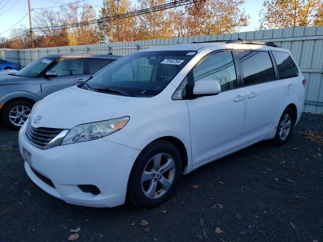 2011 TOYOTA SIENNA LE, 