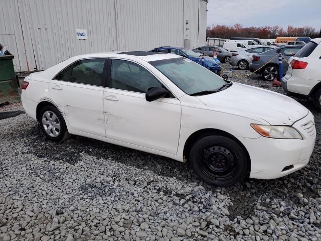 JTNBE46K973073219 - 2007 TOYOTA CAMRY CE WHITE photo 4