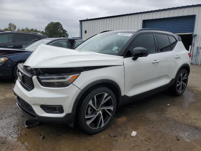 YV4162UM6L2340948 - 2020 VOLVO XC40 T5 R-DESIGN WHITE photo 1