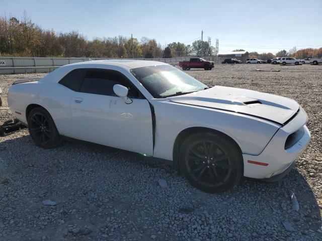 2C3CDZAG3JH171621 - 2018 DODGE CHALLENGER SXT WHITE photo 4