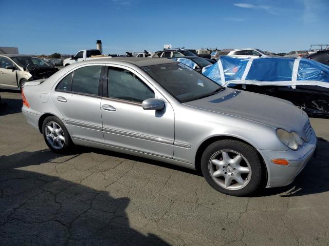 WDBRF61J14A625747 - 2004 MERCEDES-BENZ C 240 SILVER photo 4