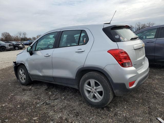 3GNCJKSB9LL304866 - 2020 CHEVROLET TRAX LS SILVER photo 2