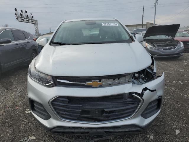 3GNCJKSB9LL304866 - 2020 CHEVROLET TRAX LS SILVER photo 5