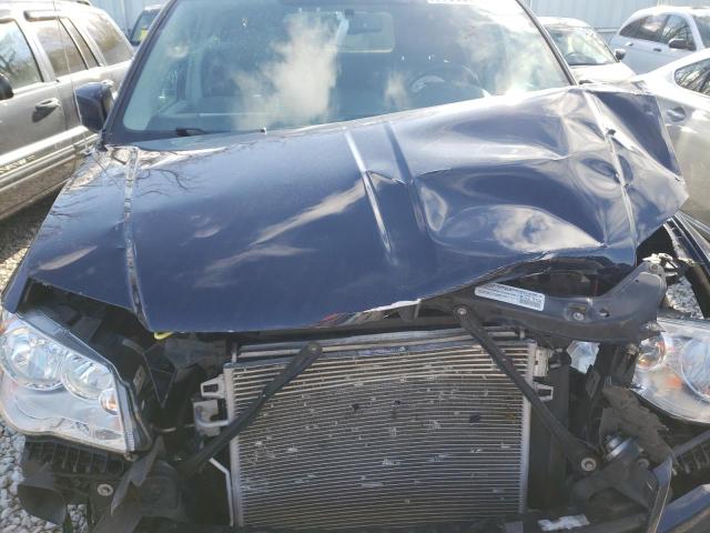 2C4RC1BG3FR589509 - 2015 CHRYSLER TOWN & COU TOURING BLUE photo 12