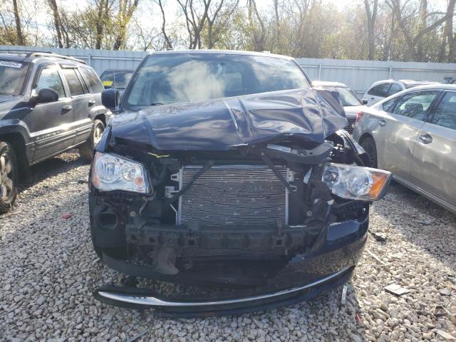 2C4RC1BG3FR589509 - 2015 CHRYSLER TOWN & COU TOURING BLUE photo 5