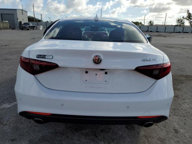 ZARFAEBN1H7545971 - 2017 ALFA ROMEO GIULIA WHITE photo 6