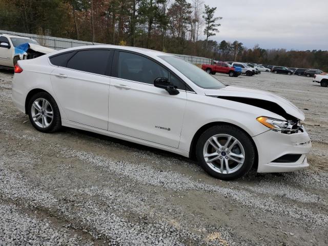 3FA6P0LU5JR210489 - 2018 FORD FUSION SE HYBRID WHITE photo 4