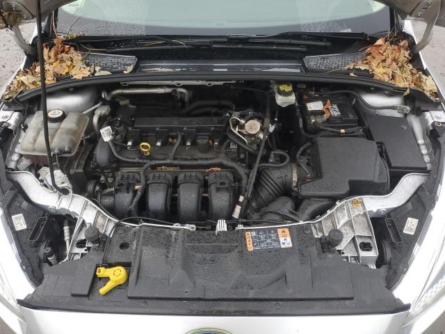 1FADP3E22HL269092 - 2017 FORD FOCUS S SILVER photo 11