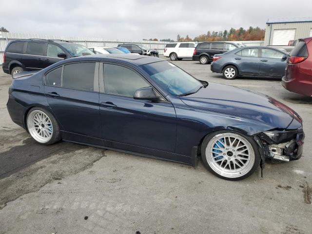 WBA3B1C59EP678617 - 2014 BMW 320 I BLUE photo 4