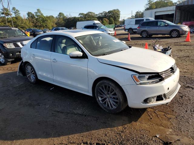 3VWLX7AJ7DM432044 - 2013 VOLKSWAGEN JETTA SEL WHITE photo 4