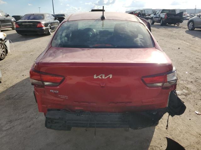 3KPA24AD1NE471550 - 2022 KIA RIO LX RED photo 6